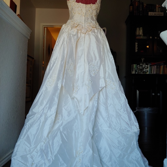 Moonlight Collection Wedding Dress By Carol Hai - Picture 7 of 8